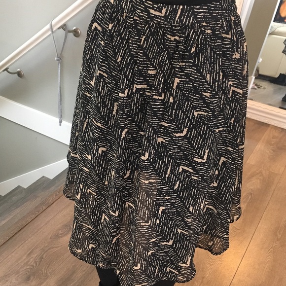 Hi-low sheer Black and Tan skirt - Picture 3 of 3